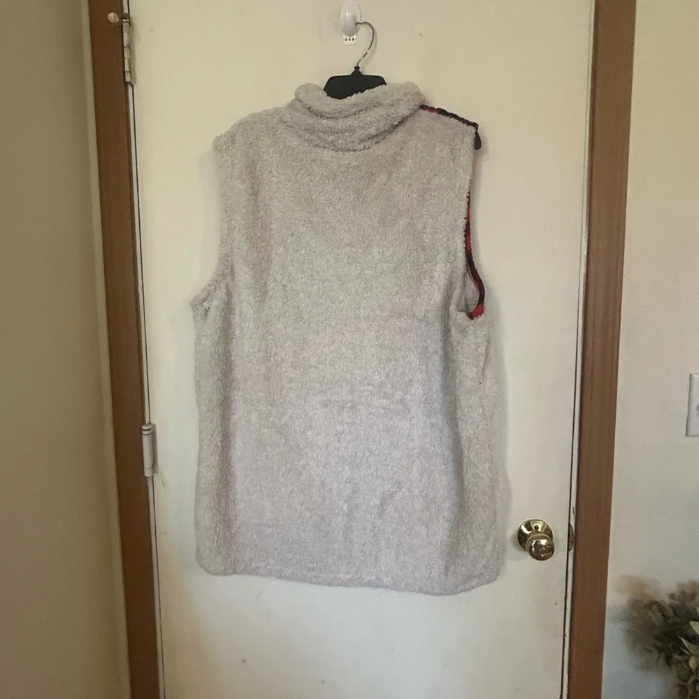 NWT Sunshine & Rodeos Plus Size 3X Plaid Sherpa Vest
